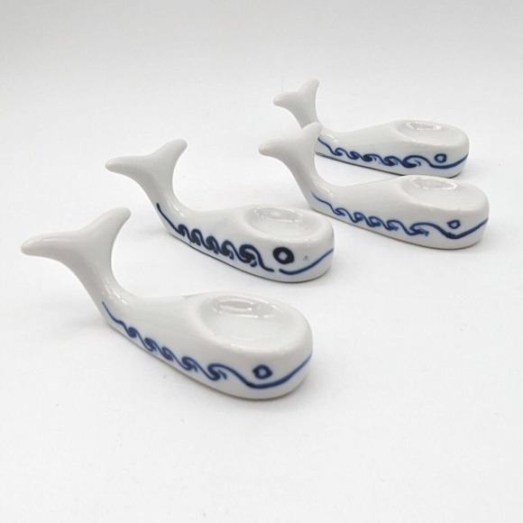 Vintage Porcelain Smiling Whale Salt Cellars Open Salt Pinch Dish Set of Four - Picture 7 of 10